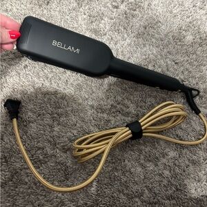 BELLAMI Black Hair Tool with Gold Cord